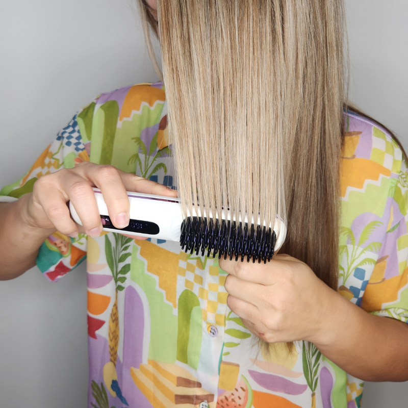 On-The-Go Styling Brush